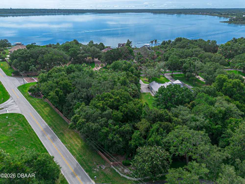 Lakeshore Pointe Boulevard Mount Dora, FL 32757