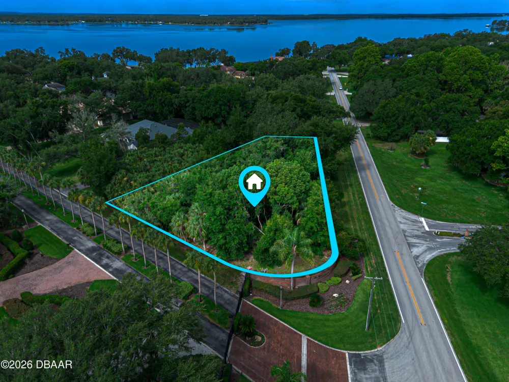 Lakeshore Pointe Boulevard Mount Dora, FL 32757