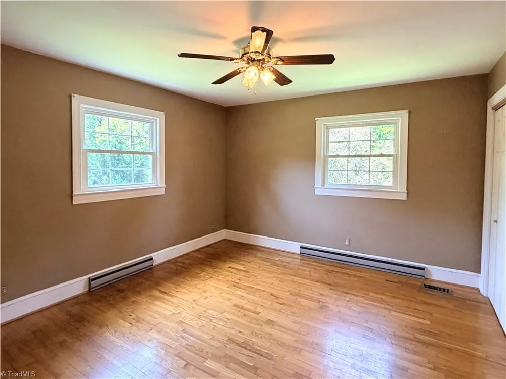 176 W Robin Road Elkin, NC 28621
