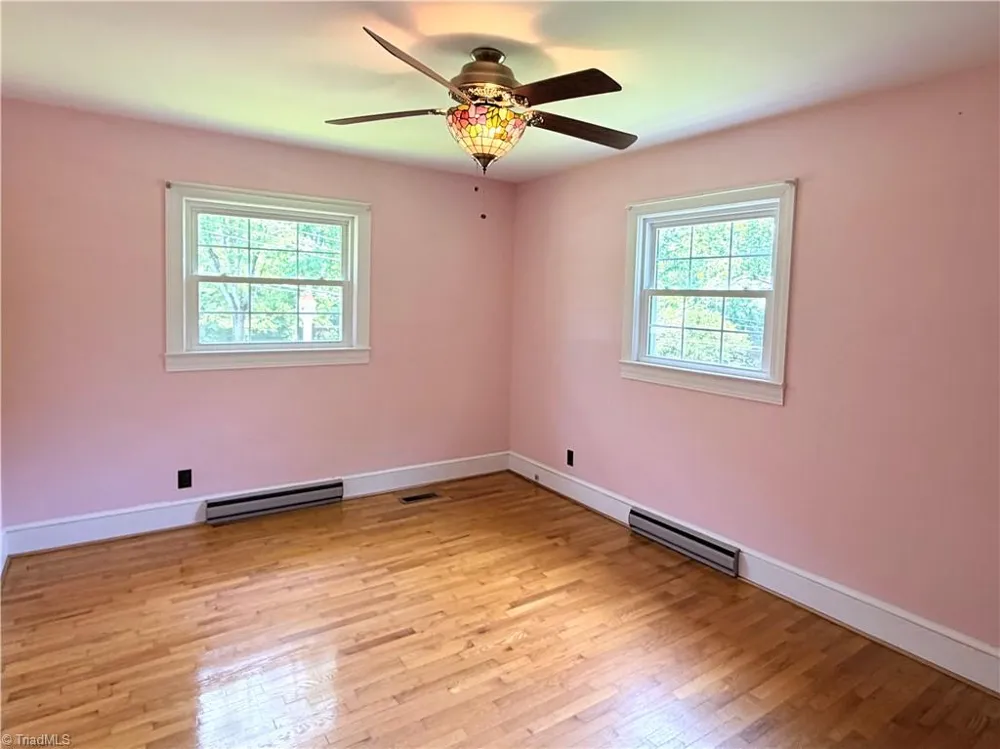 176 W Robin Road Elkin, NC 28621