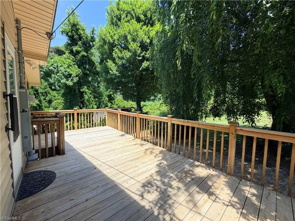 176 W Robin Road Elkin, NC 28621