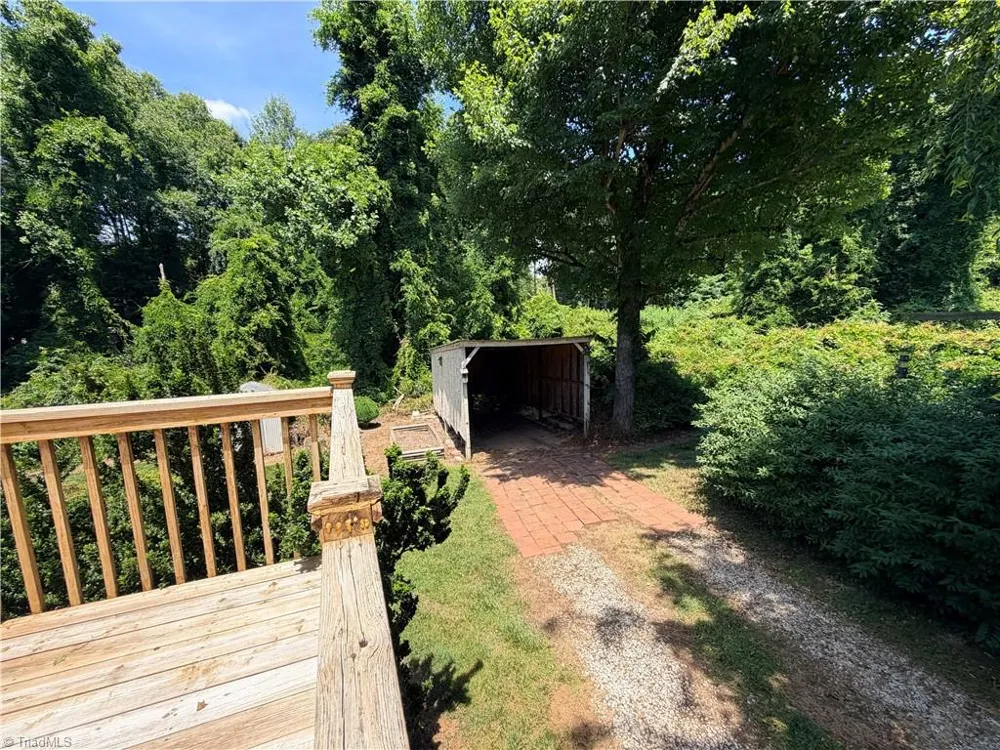 176 W Robin Road Elkin, NC 28621