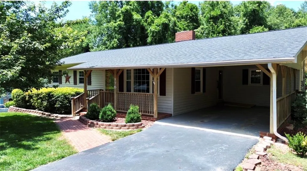176 W Robin Road Elkin, NC 28621
