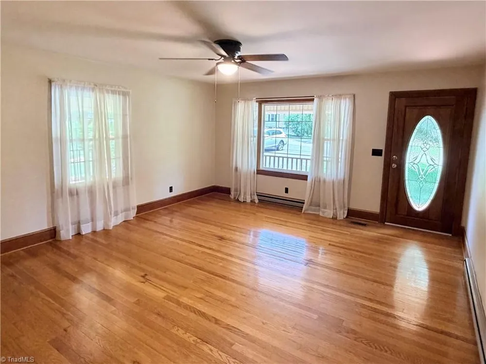 176 W Robin Road Elkin, NC 28621