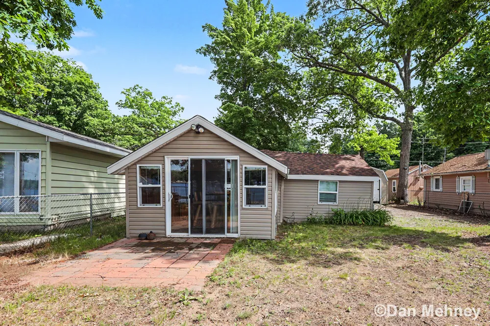 5539 Front Street Croton Township, MI 49337