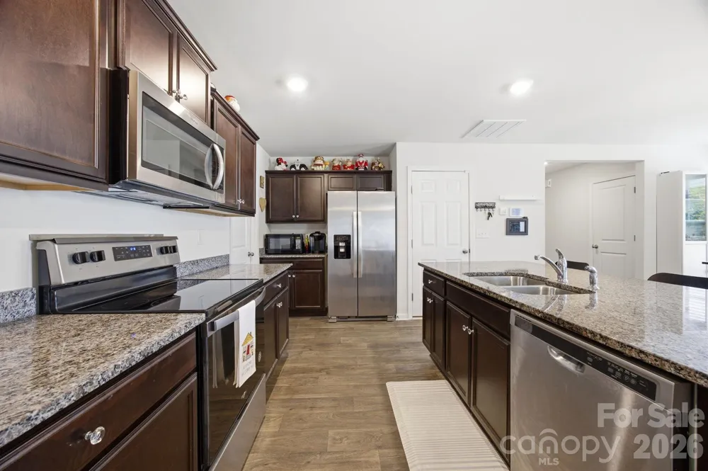 1706 Gaston Mountain Drive Dallas, NC 28034