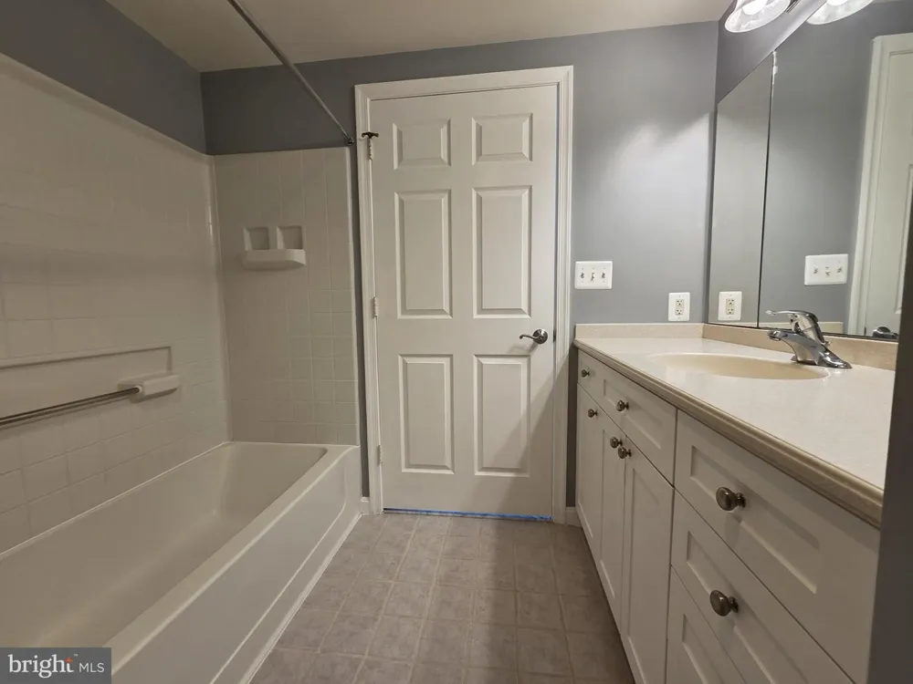 3101 HAMPTON DRIVE #1011 Alexandria, VA 22302