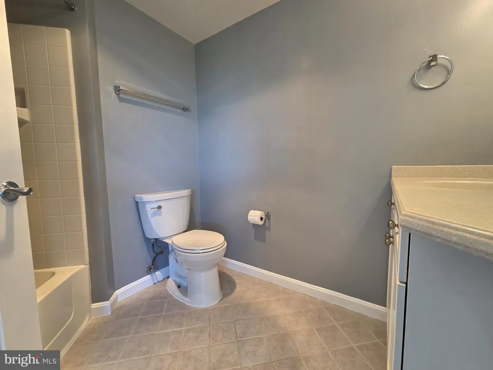 3101 HAMPTON DRIVE #1011 Alexandria, VA 22302