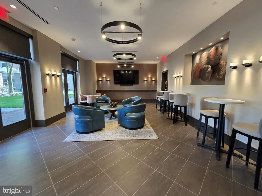 3101 HAMPTON DRIVE #1011 Alexandria, VA 22302