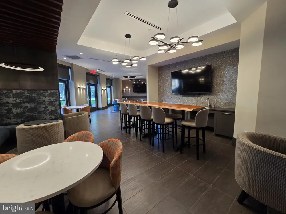 3101 HAMPTON DRIVE #1011 Alexandria, VA 22302