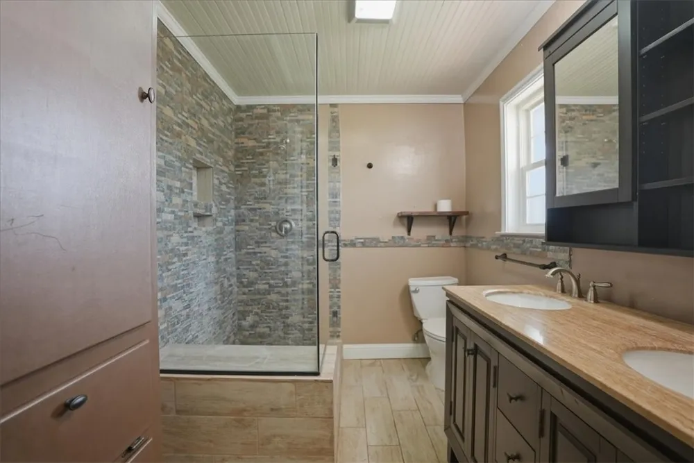 955 S Highway 37 George West, TX 78022