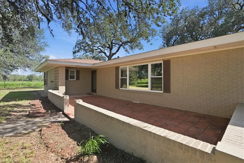 955 S Highway 37 George West, TX 78022
