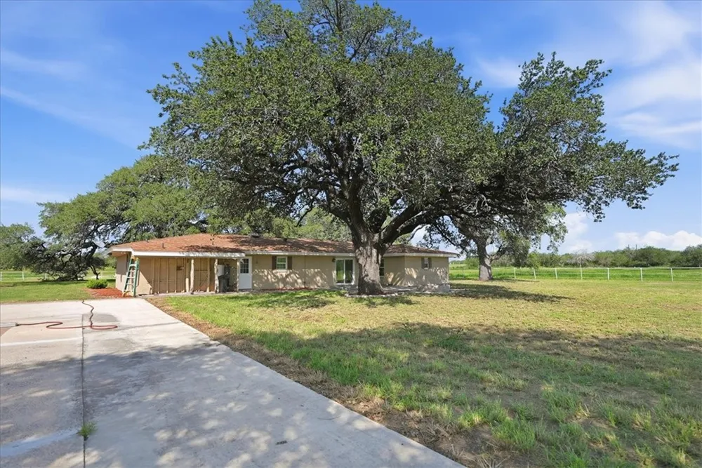 955 S Highway 37 George West, TX 78022