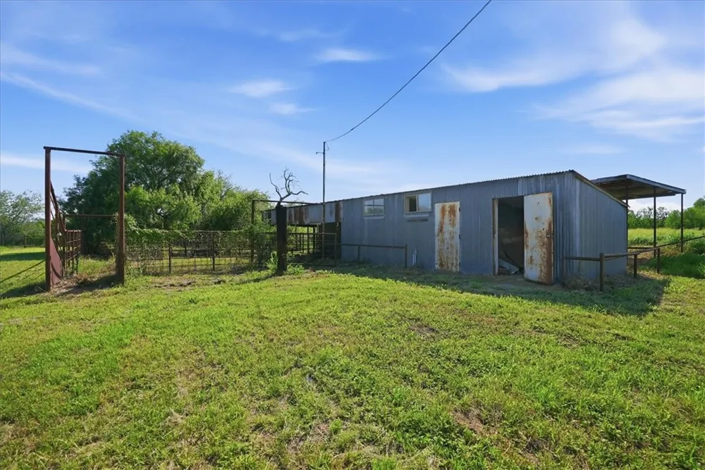 955 S Highway 37 George West, TX 78022
