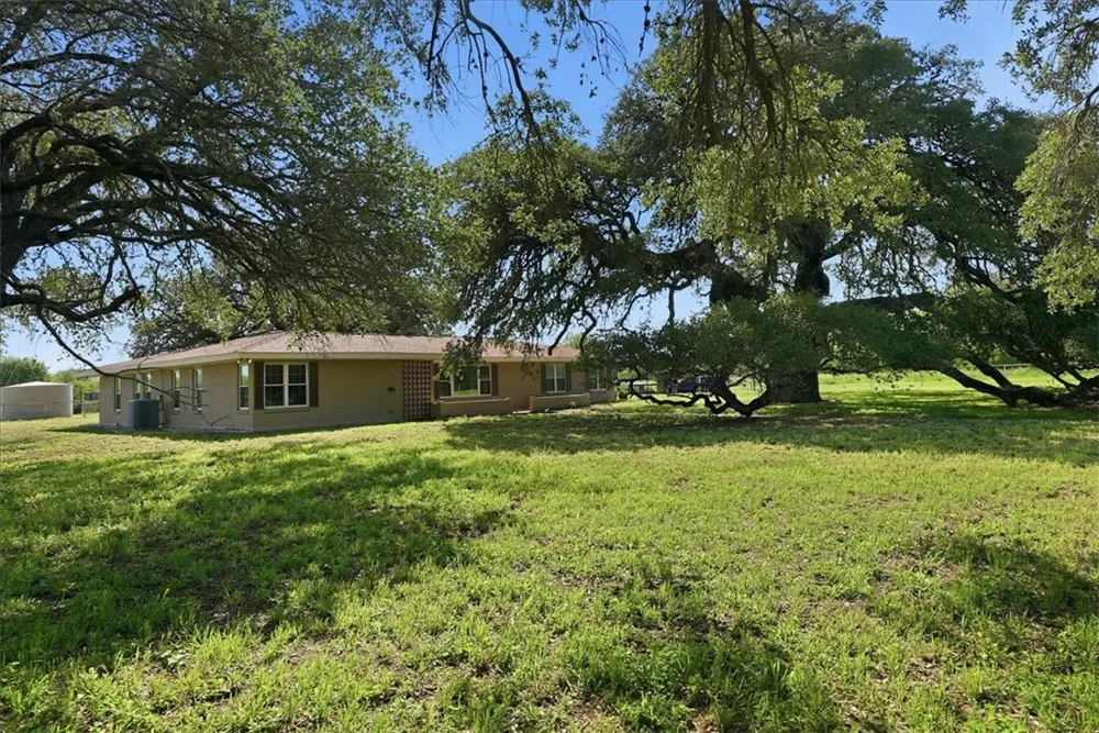955 S Highway 37 George West, TX 78022
