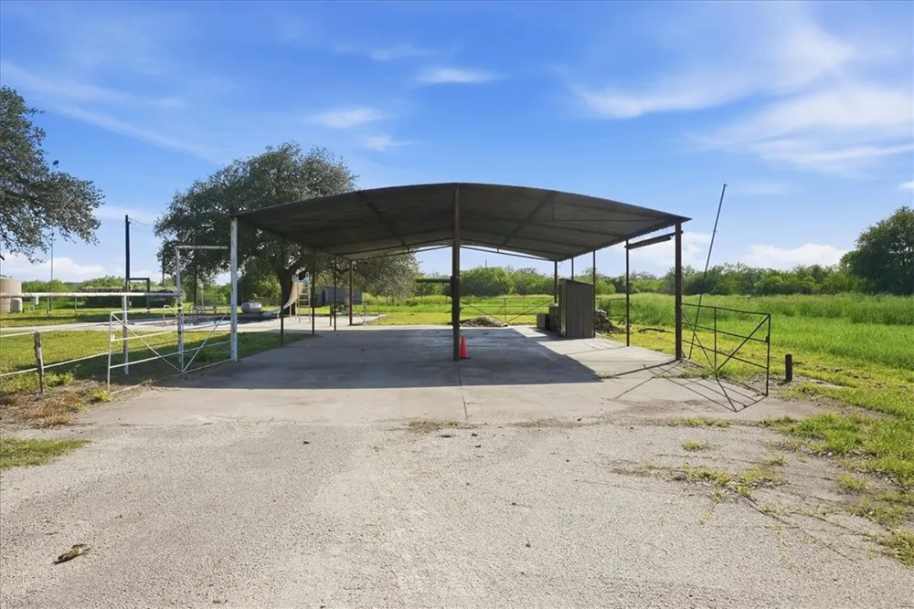 955 S Highway 37 George West, TX 78022