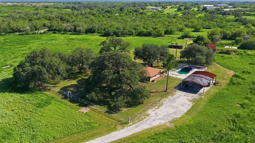955 S Highway 37 George West, TX 78022