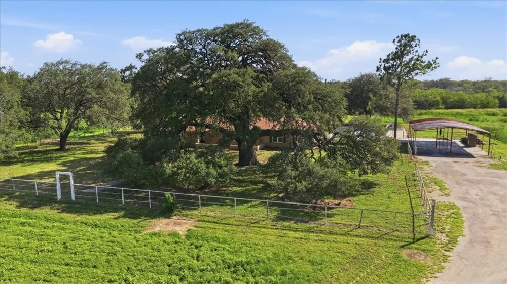 955 S Highway 37 George West, TX 78022