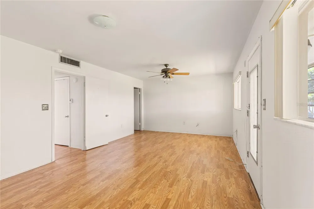 11251 80TH AVENUE #202 Seminole, FL 33772