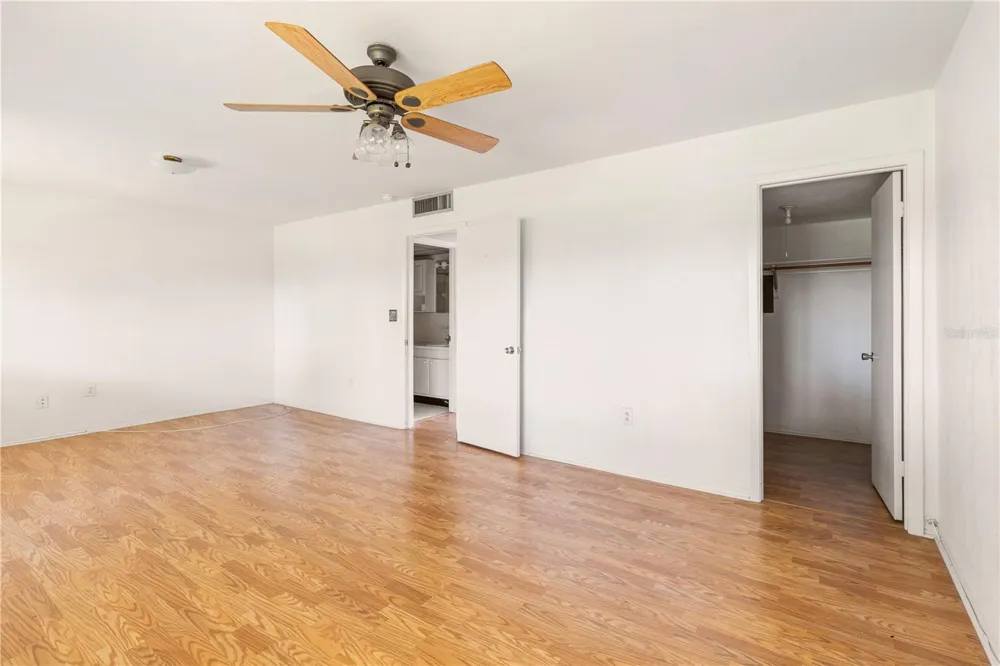 11251 80TH AVENUE #202 Seminole, FL 33772