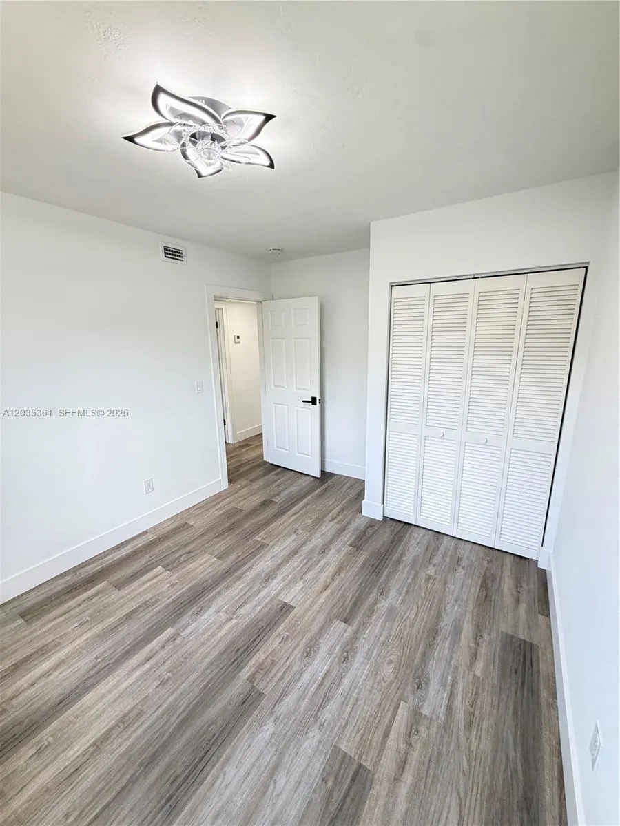 2930 SW 106th Ave Miami, FL 33165
