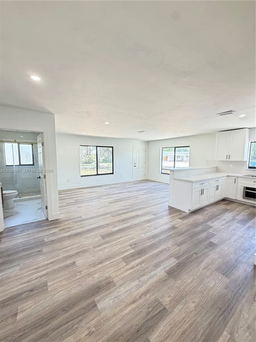 2930 SW 106th Ave Miami, FL 33165