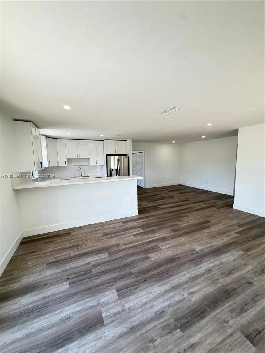 2930 SW 106th Ave Miami, FL 33165