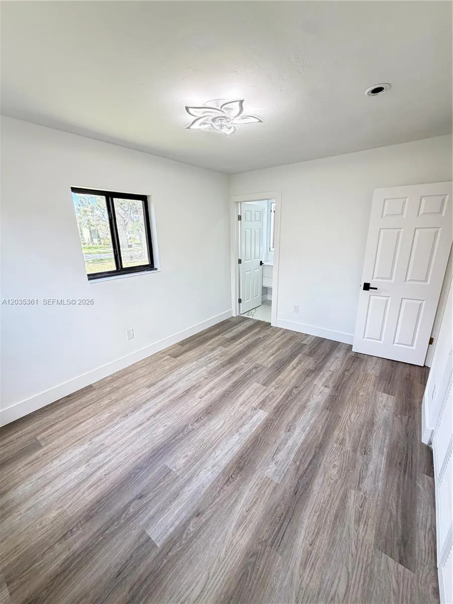 2930 SW 106th Ave Miami, FL 33165