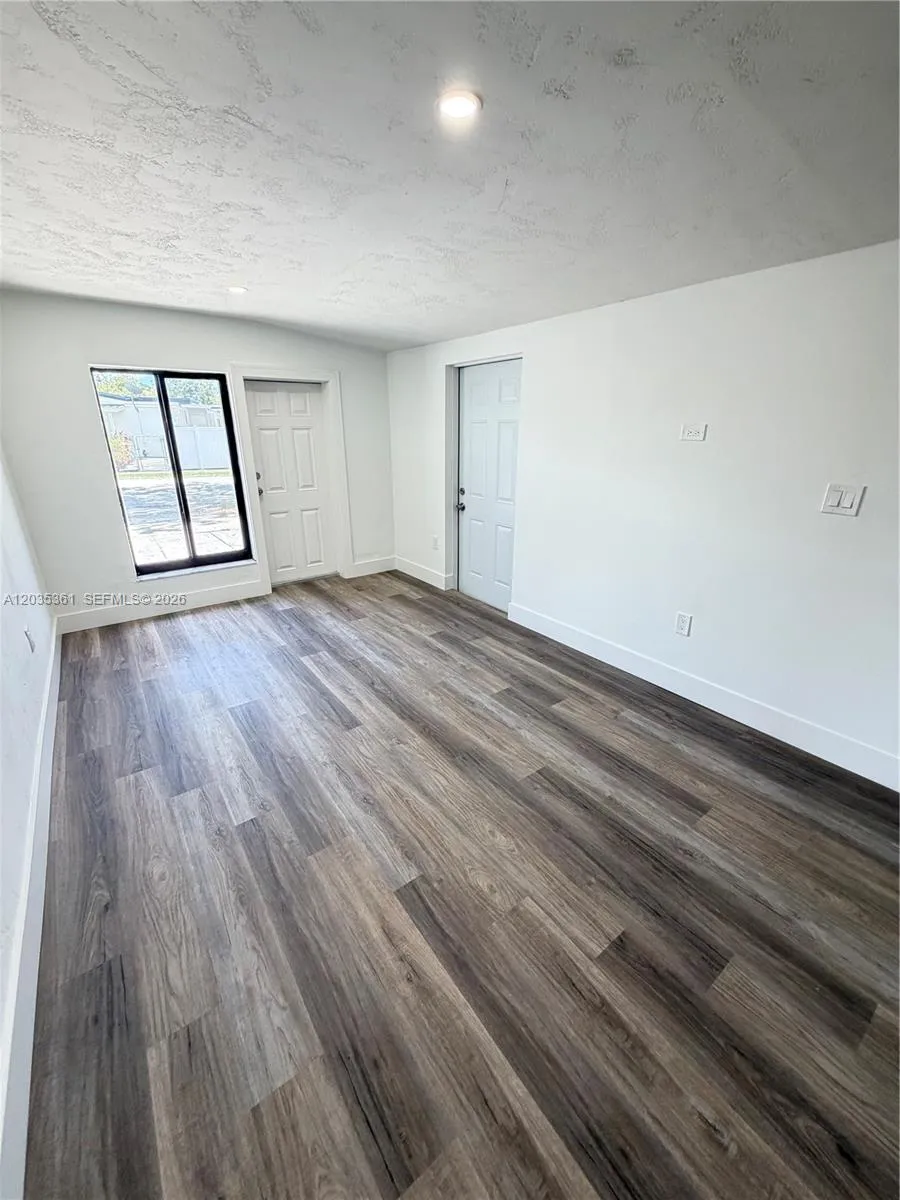 2930 SW 106th Ave Miami, FL 33165