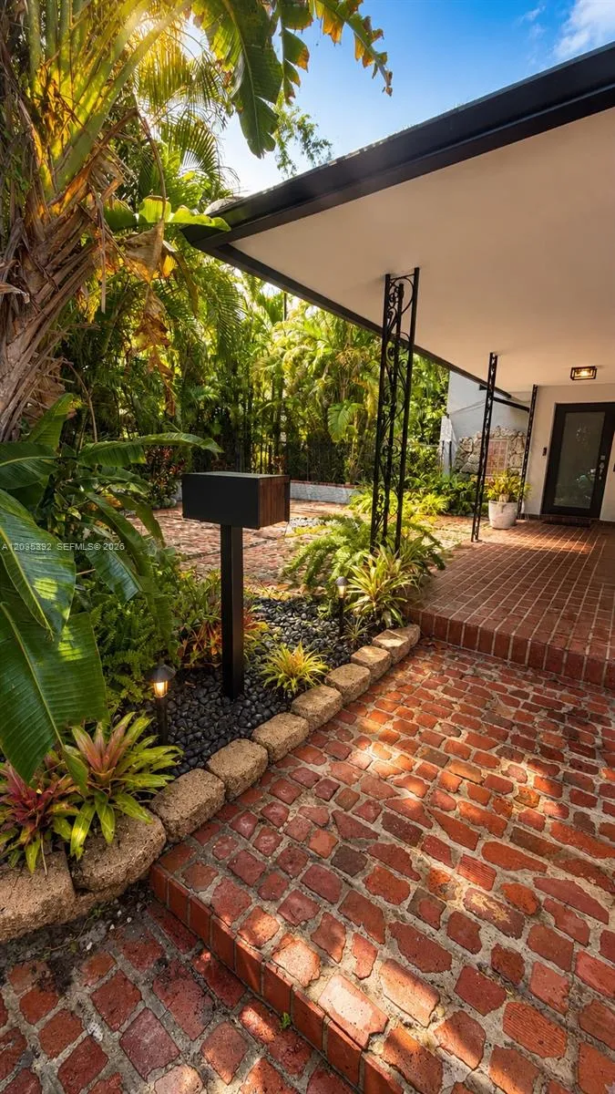 10115 Biscayne Blvd Miami Shores, FL 33138