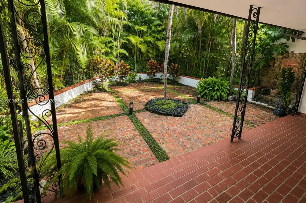 10115 Biscayne Blvd Miami Shores, FL 33138