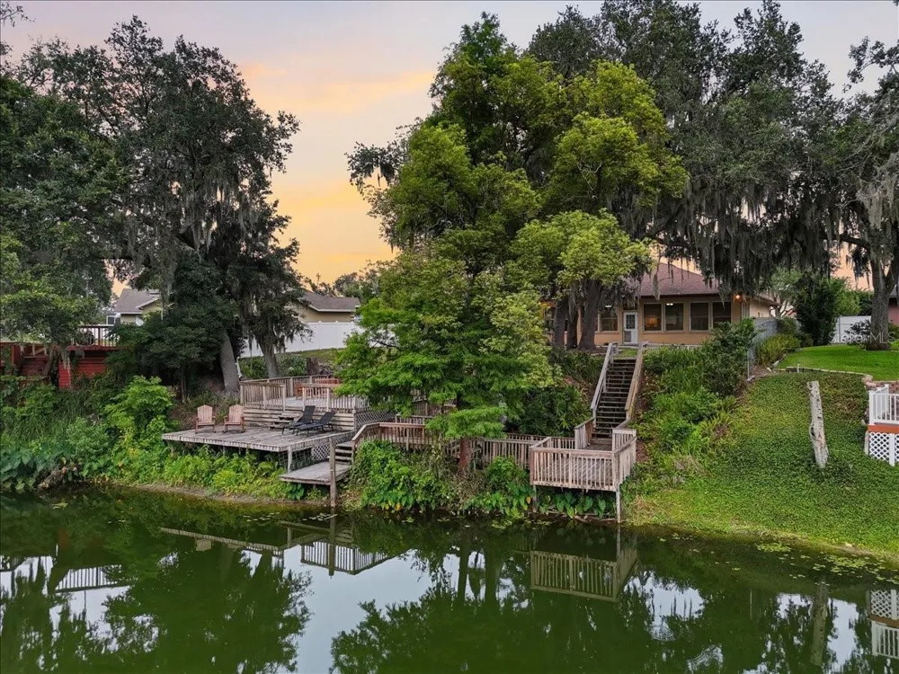 448 LAKE HARRIS DRIVE Lakeland, FL 33813