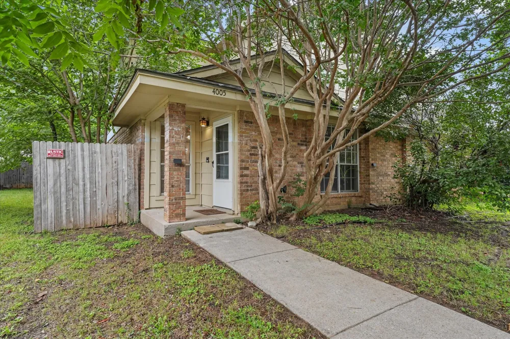 4005 Ridgebrook Drive Arlington, TX 76015