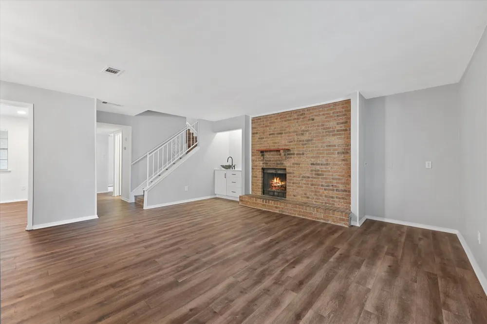 4005 Ridgebrook Drive Arlington, TX 76015