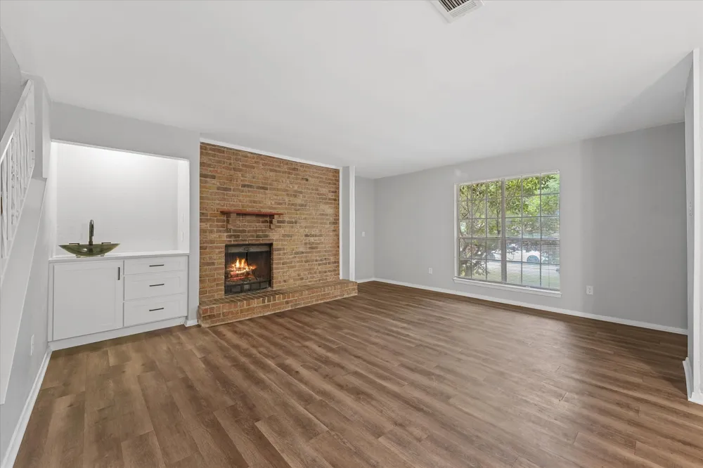 4005 Ridgebrook Drive Arlington, TX 76015