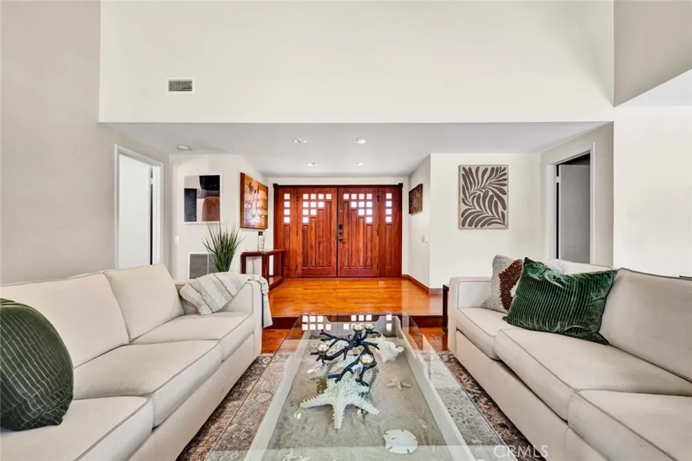 18381 Serrano Villa Park, CA 92861