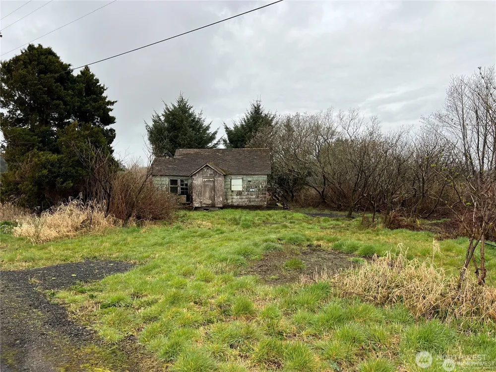 2361 Evergreen Park Road Grayland, WA 98547
