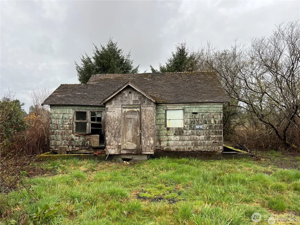 2361 Evergreen Park Road Grayland, WA 98547