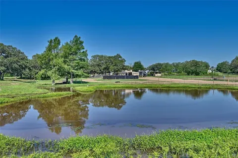4057 W Highway 21