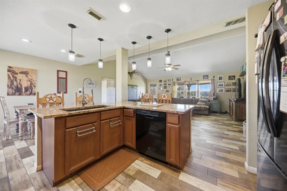 4057 W Highway 21 Paige, TX 78659