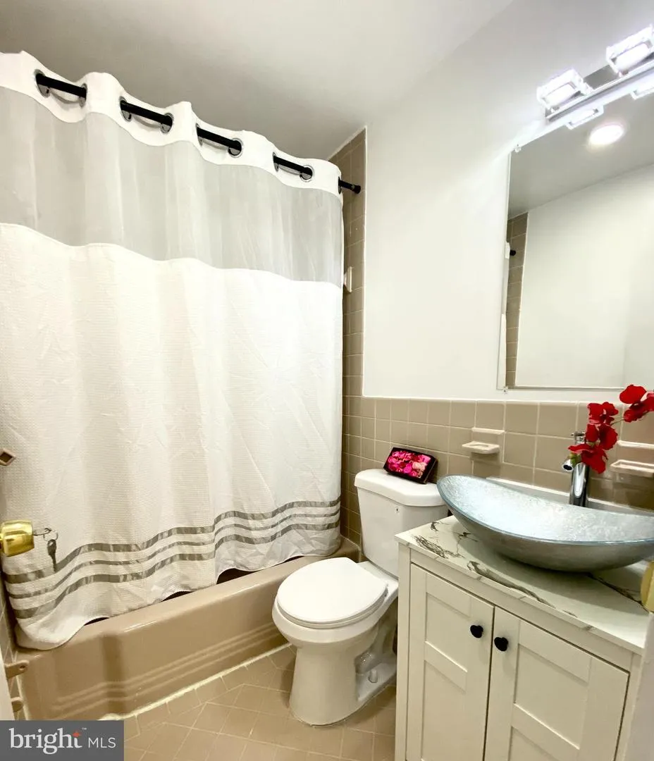 1900 LYTTONSVILLE ROAD #114 Silver Spring, MD 20910