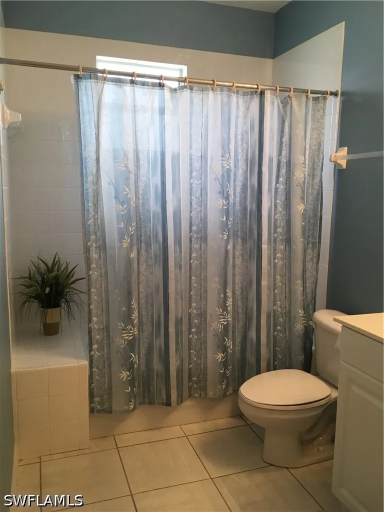 Robin Hood Circle #202 Naples, FL 34104