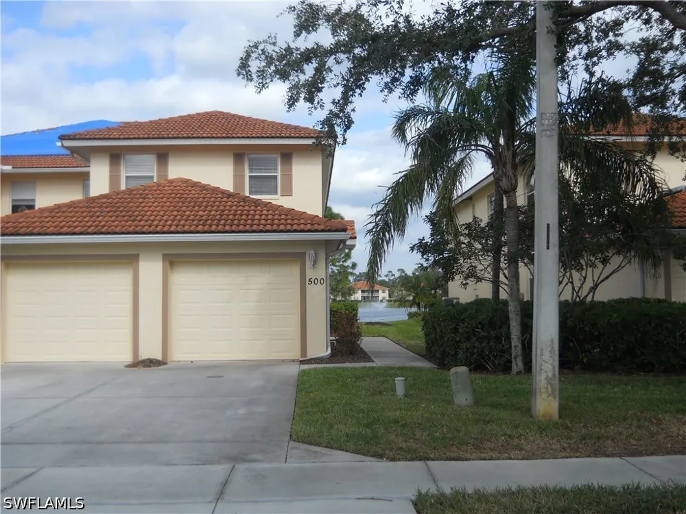 Robin Hood Circle #202 Naples, FL 34104