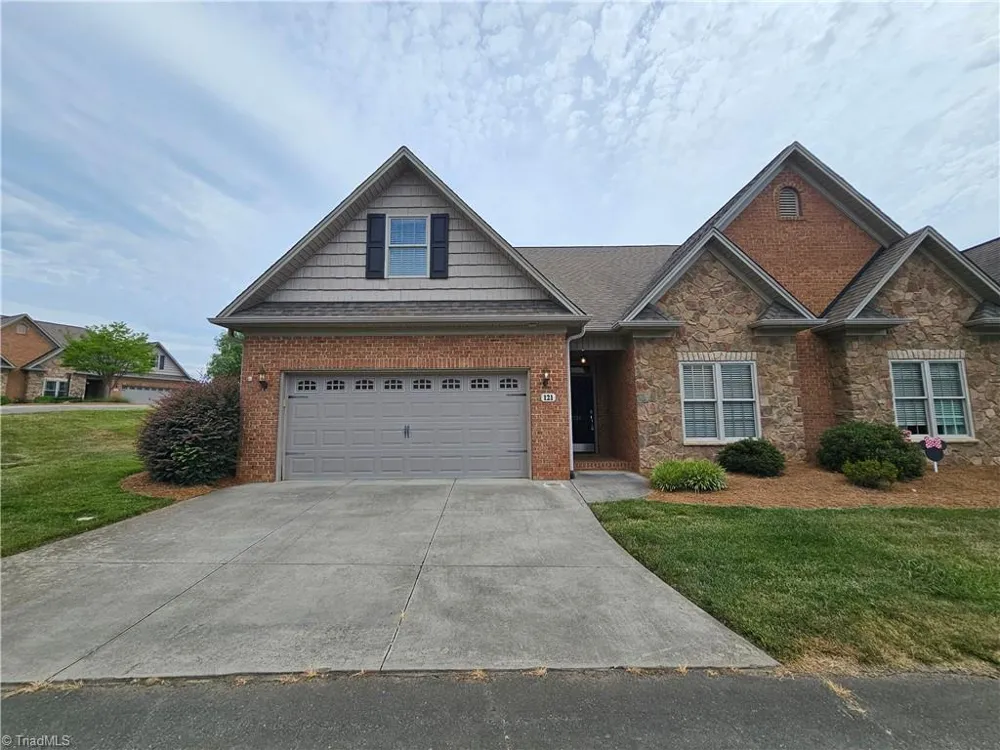 121 Oleander Drive Bermuda Run, NC 27006