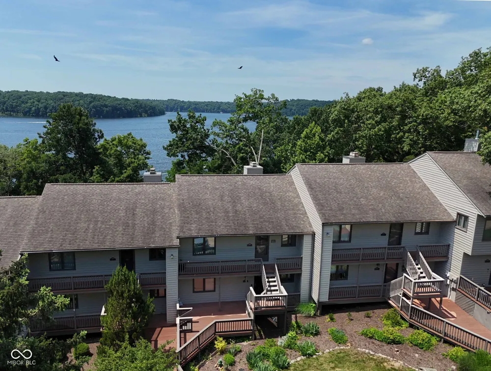2048 E Waters Edge Drive Bloomington, IN 47401