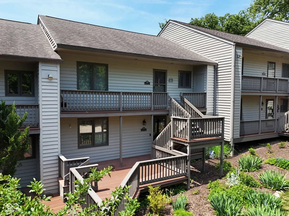 2048 E Waters Edge Drive Bloomington, IN 47401
