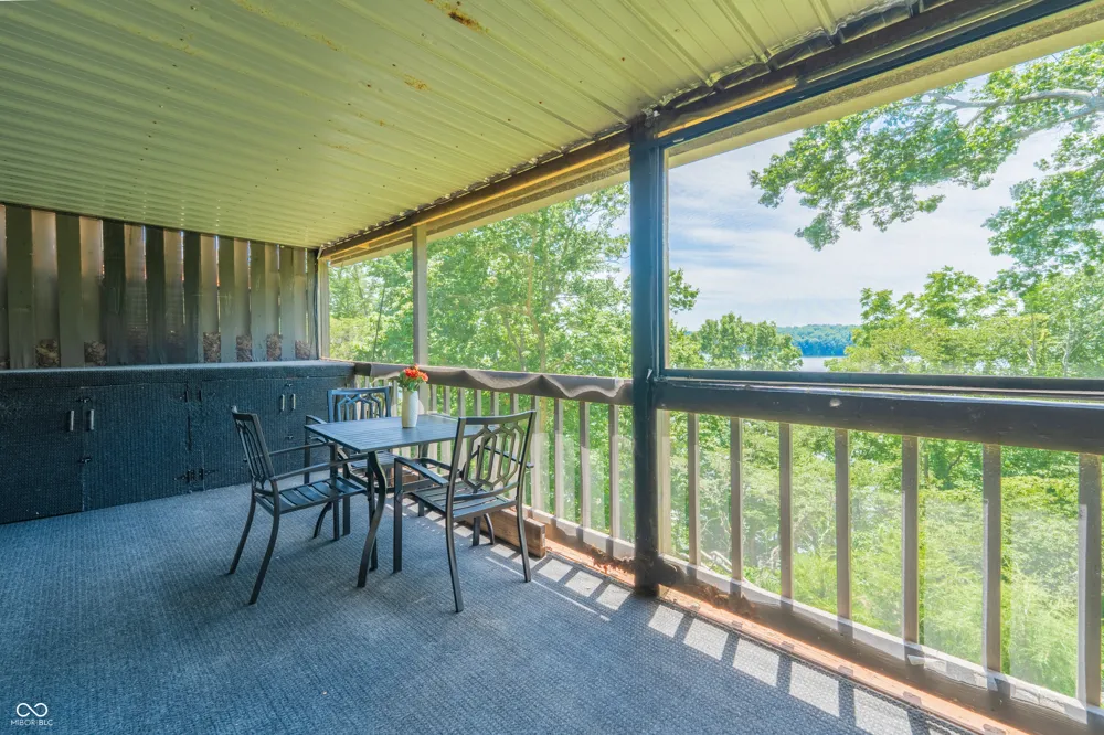 2048 E Waters Edge Drive Bloomington, IN 47401