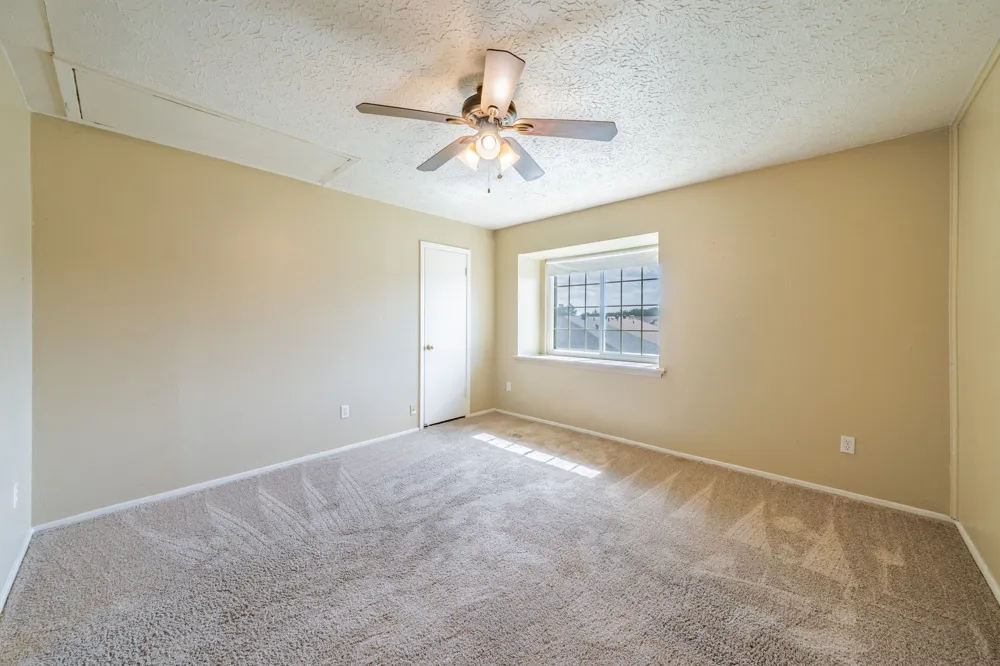 36 W Creek Lane Grand Prairie, TX 75052