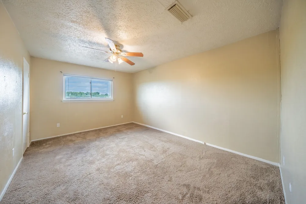 36 W Creek Lane Grand Prairie, TX 75052