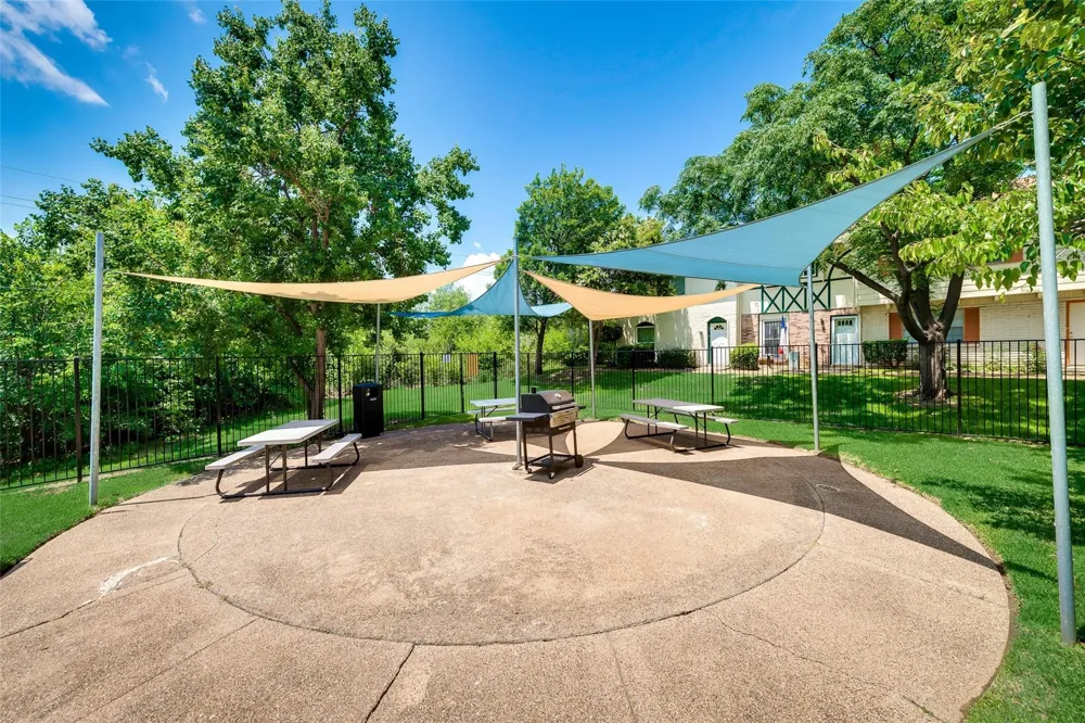 36 W Creek Lane Grand Prairie, TX 75052